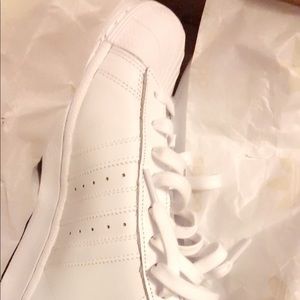 Shoes additas size 6boys